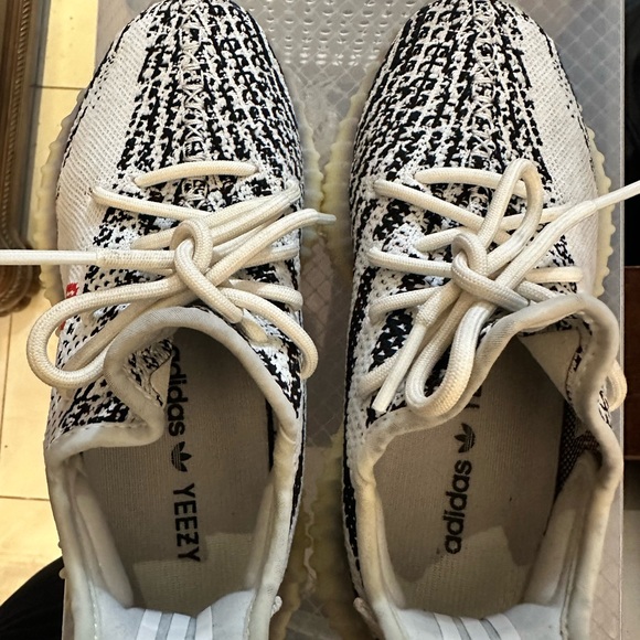 adidas Yeezy Boost 350 V2 Zebra - Picture 4 of 6